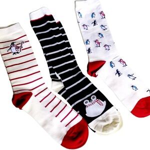 LANDS END Penguin Christmas Striped Socks 3 Pack Red Navy Blue - Host Pick 🎉